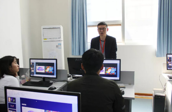 1553052446468742.jpg 配图3 云和教育事业部教务总监可老师介绍UI课程.jpg