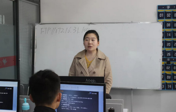 1553135209735228.jpg 配图4 班主任徐老师讲解云和数据班级管理制度.jpg