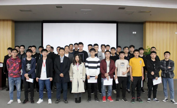 1555124754236433.jpg 配图5 云和数据JAVA培训班毕业典礼.jpg