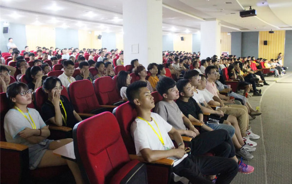 1562639999778843.jpg 配图4 云和数据JAVA培训班项目发布会暨毕业典礼.jpg