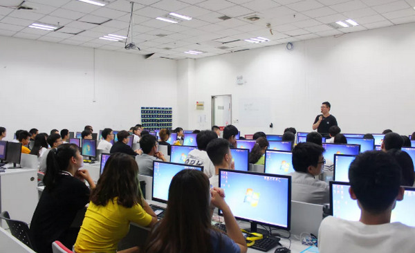 1562811506344021.jpg 配图3 云和数据UI培训班开班仪式顺利举行.jpg